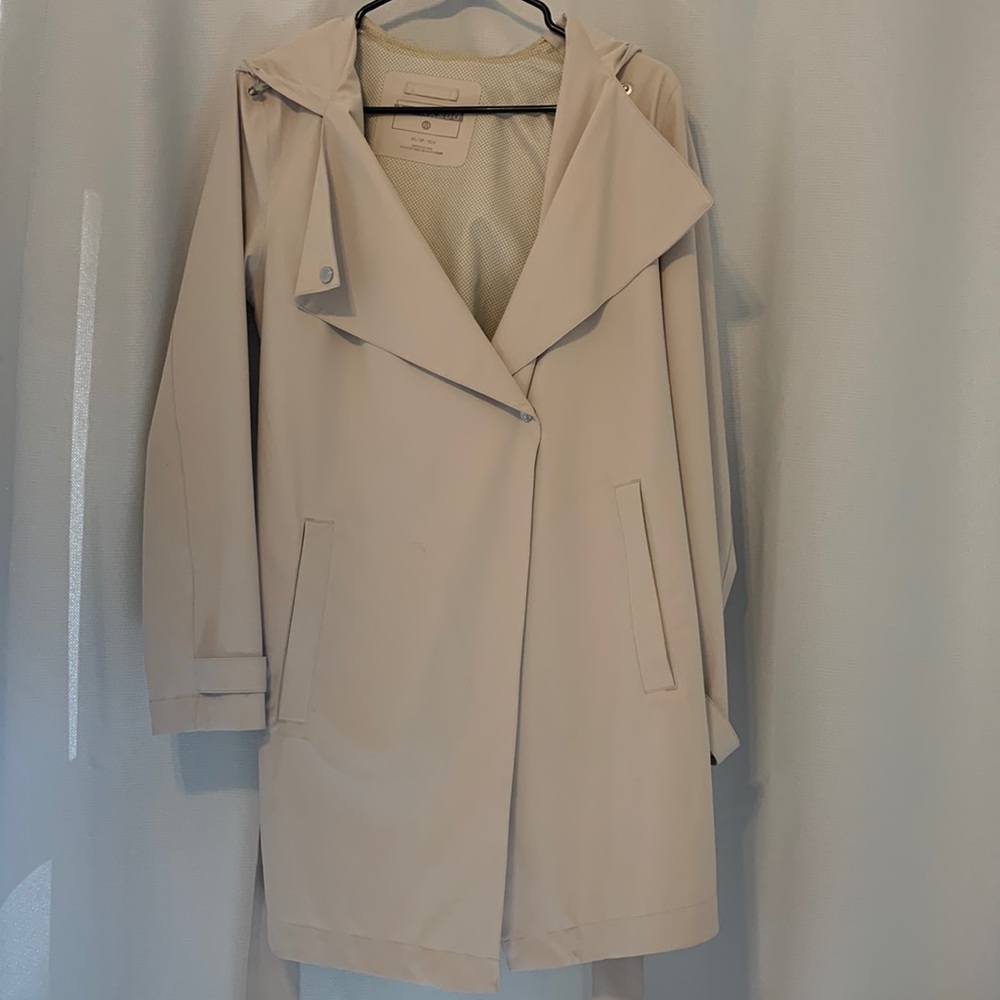 Women’s stone colored light jacket